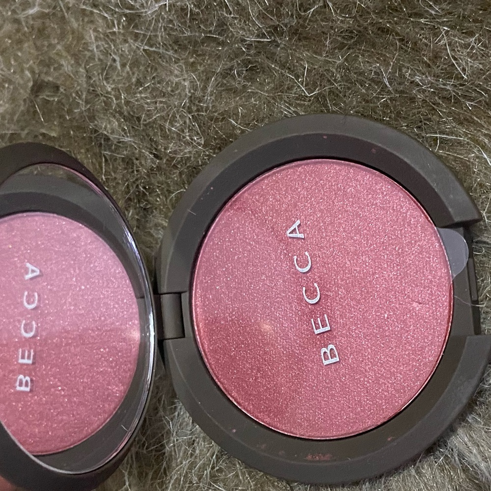 Becca Powder/Shadow